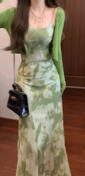 Green floral suspender dress, beautiful waist and slim hip skirt R0618