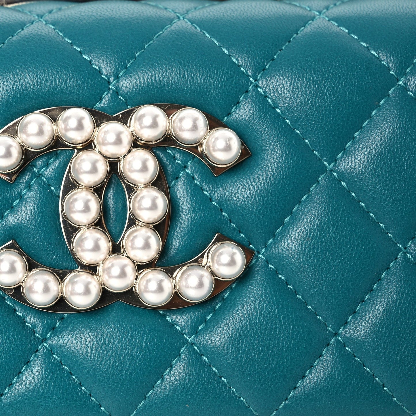 Lambskin Quilted Pearl CC Vanity Case Turquoise