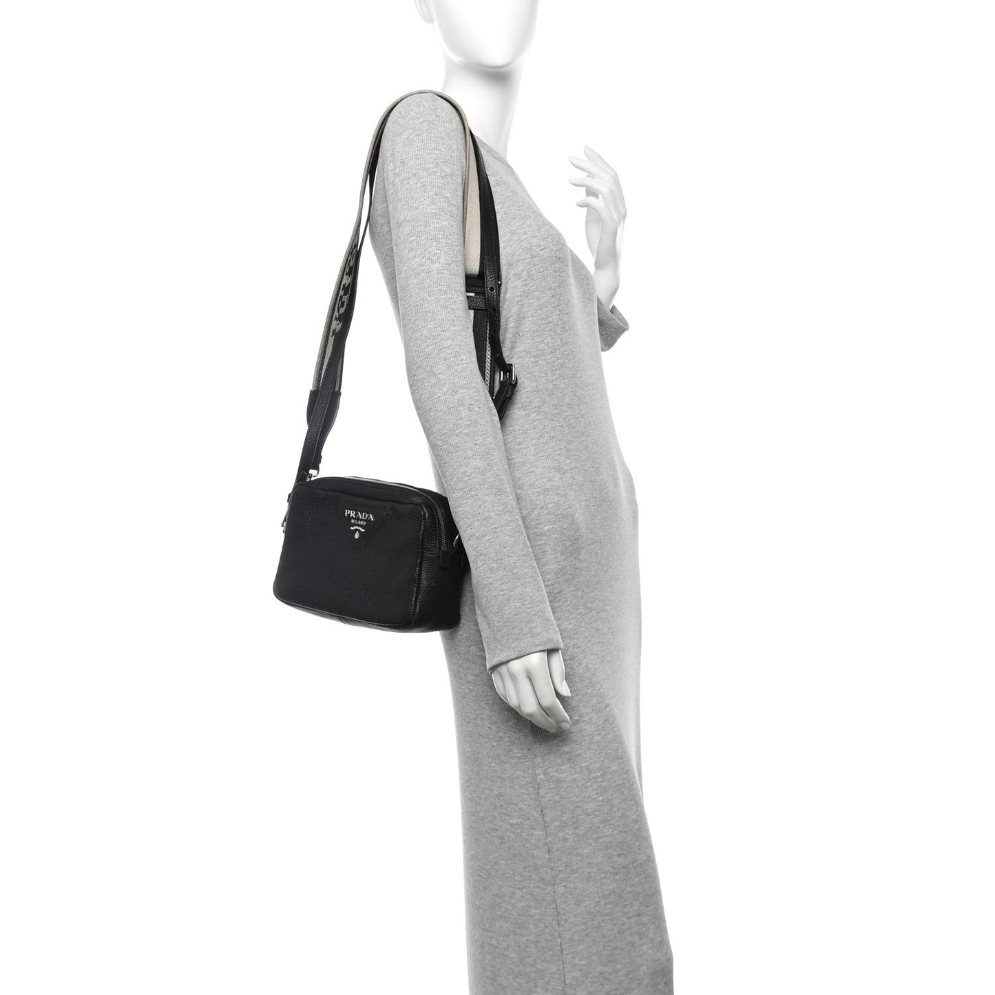 Vitello Daino Soft Camera Crossbody Black