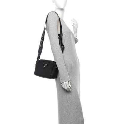 Vitello Daino Soft Camera Crossbody Black