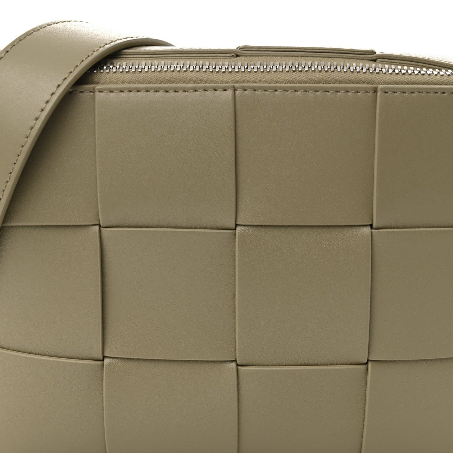 Lambskin Maxi Intrecciato Cassette Camera Bag Travertine