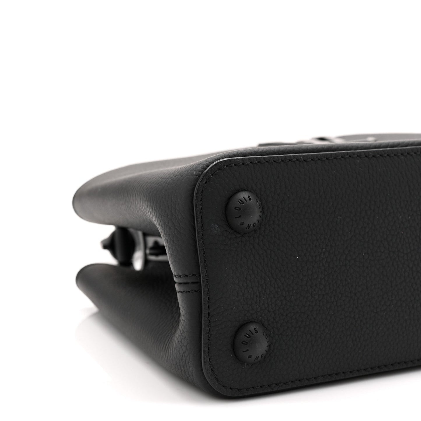 Taurillon Capucines East West MM Matte Black