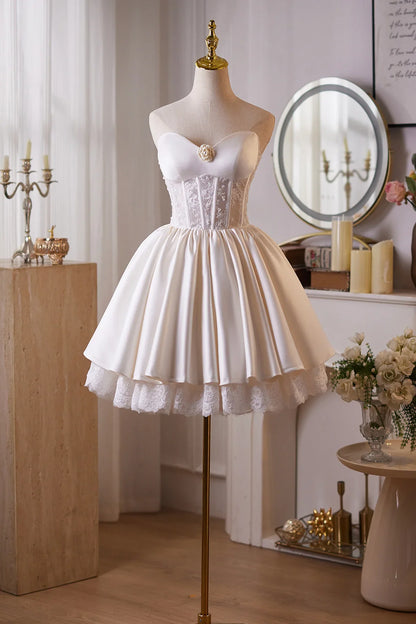 Chic Homecoming Dress Sweetheart Pleated Lace Short Prom Dress Back to School Outfits Cocktail Dress  D6014