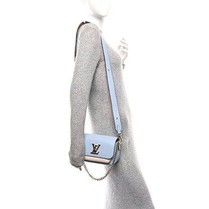 Grained Calfskin Lockme Tender Bleu Nuage