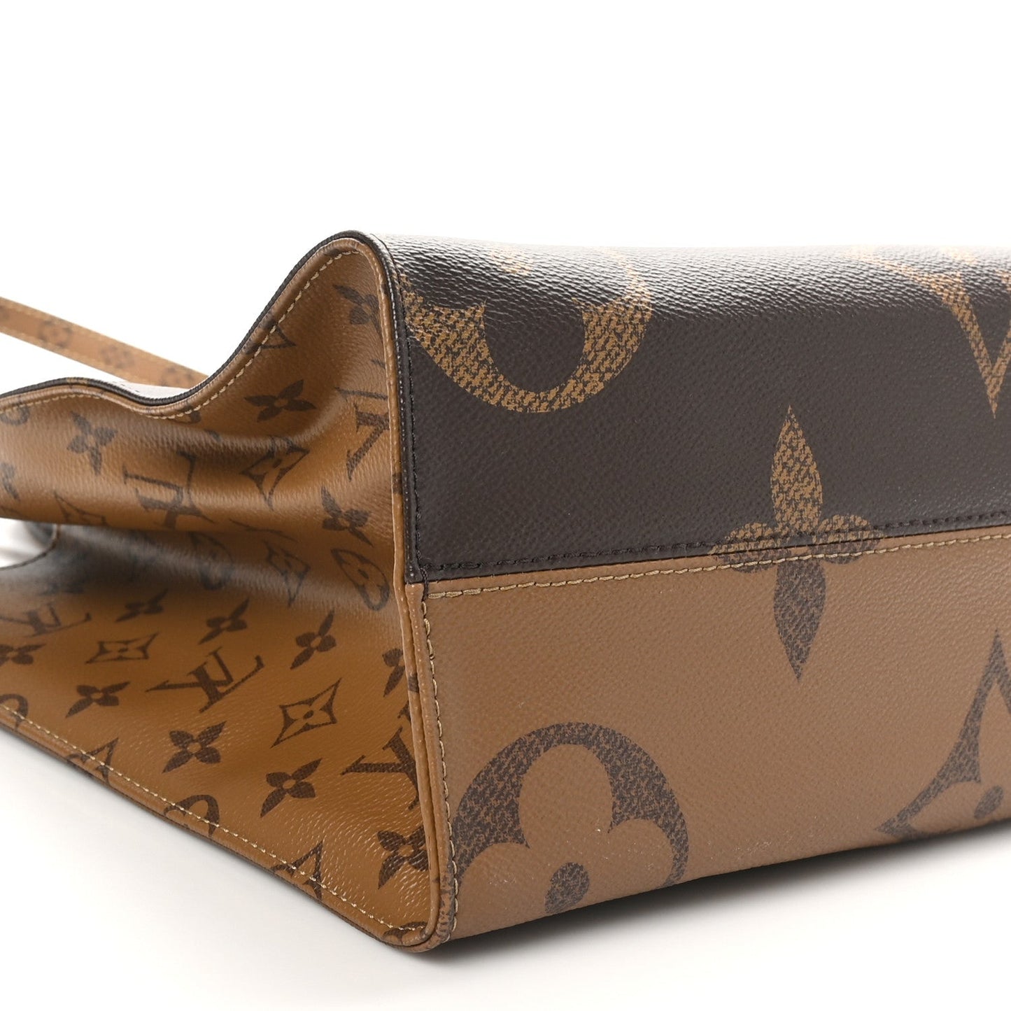 Reverse Monogram Giant Onthego MM