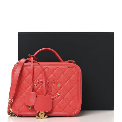 Caviar Quilted Medium CC Filigree Vanity Case Red