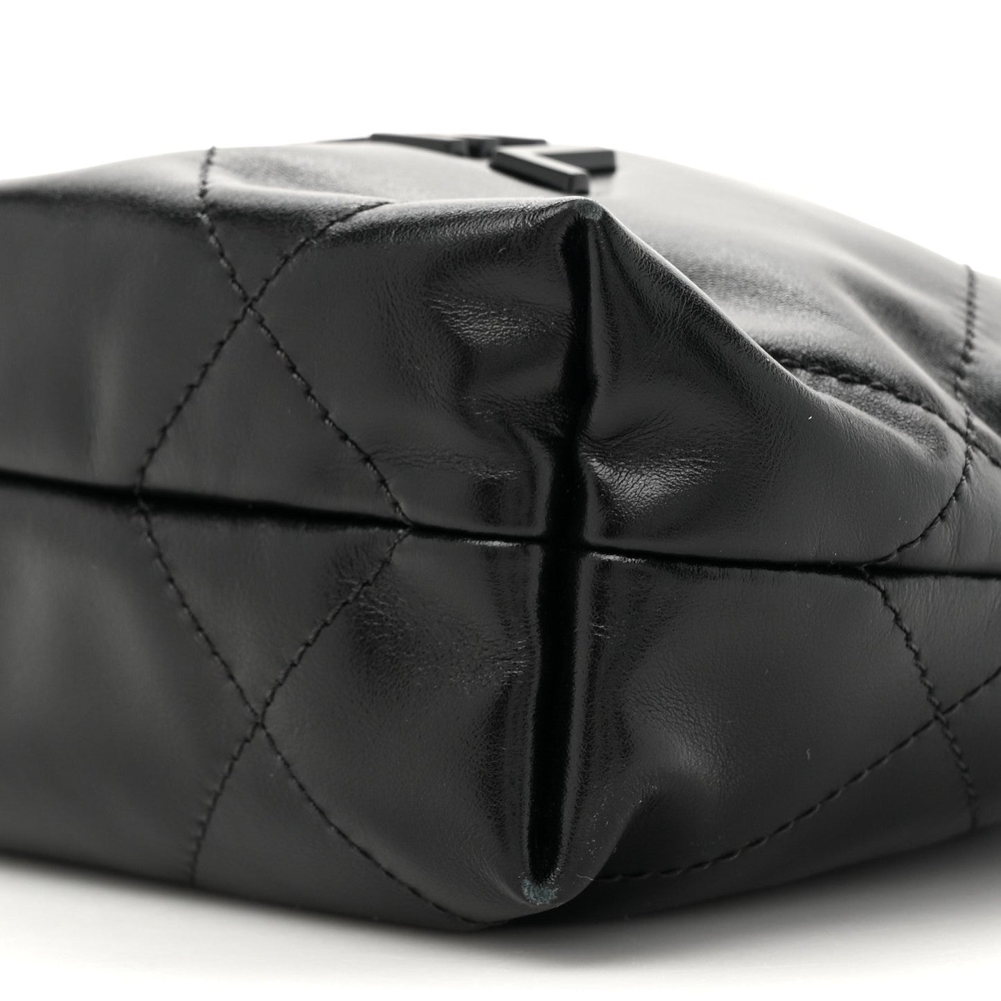 Shiny Calfskin Quilted Mini Chanel 22 So Black