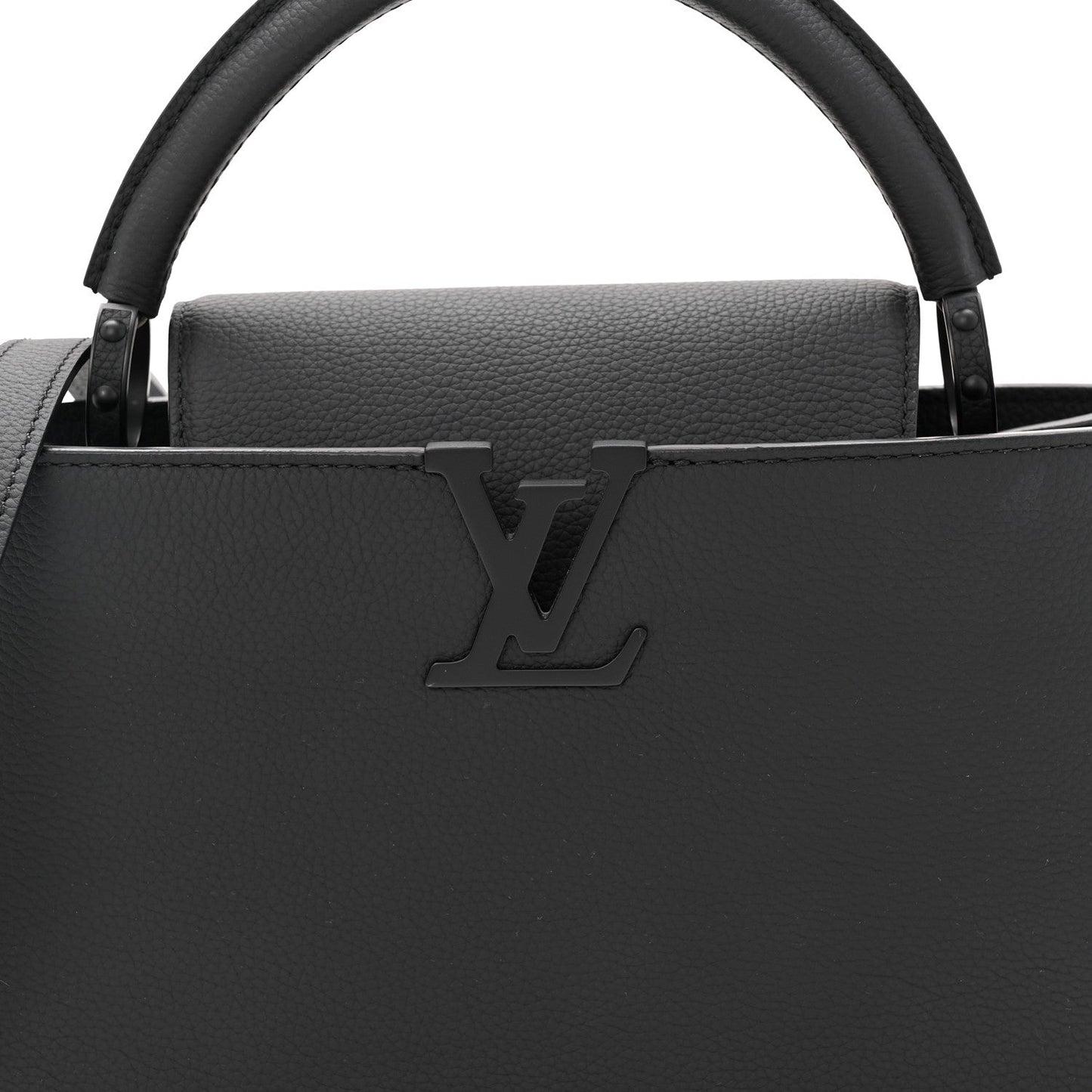 Taurillon Capucines East West MM Matte Black