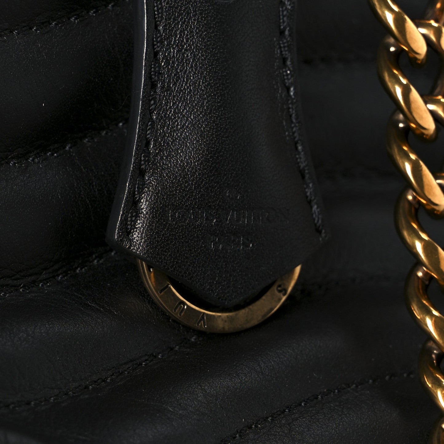 Calfskin New Wave Chain Tote Black