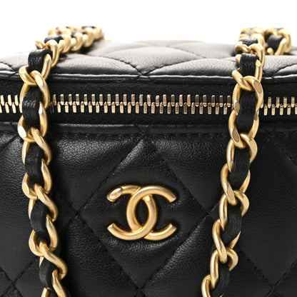 Lambskin Quilted Mini Pearl Crush Vanity Case With Chain Black
