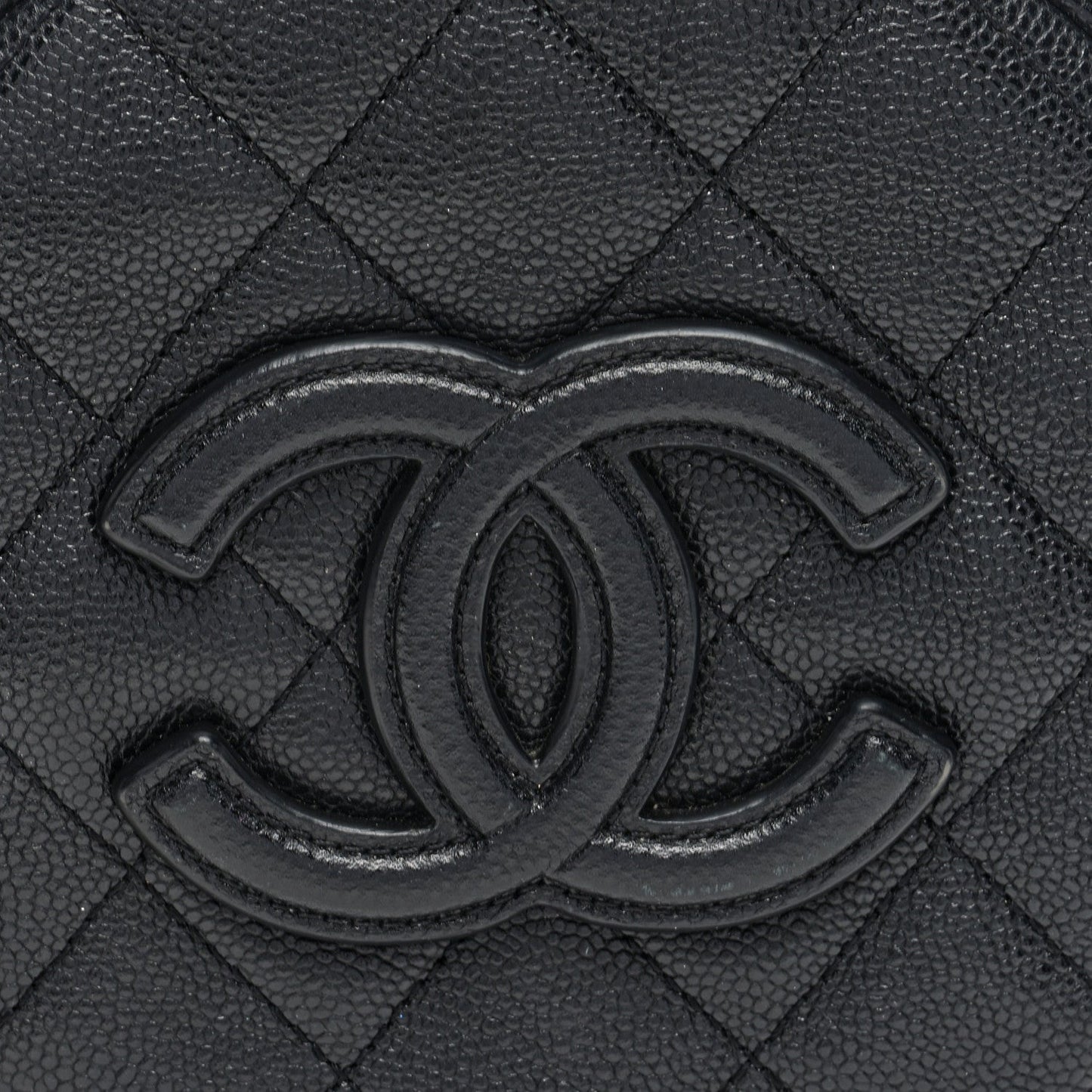 Caviar Quilted Small Round Vanity With Chain  Black