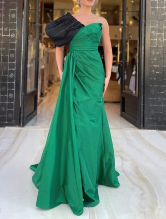 A-Line Evening Gown Color Block Dress Formal Wedding Reception Court Train Sleeveless One Shoulder Satin with Beading Slit