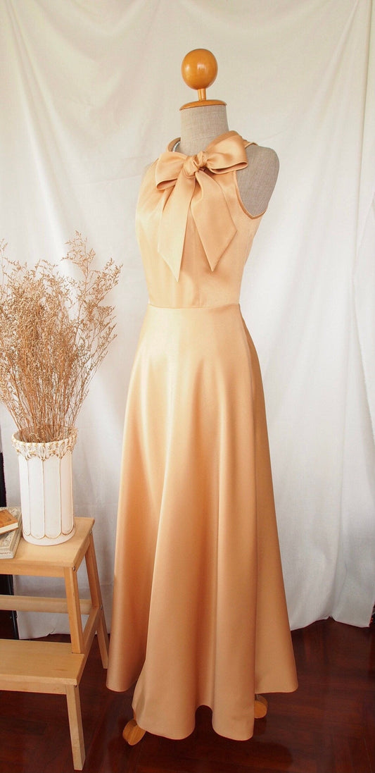 - High neck sleeveless off shoulder bow decoration and floor length Prom dress