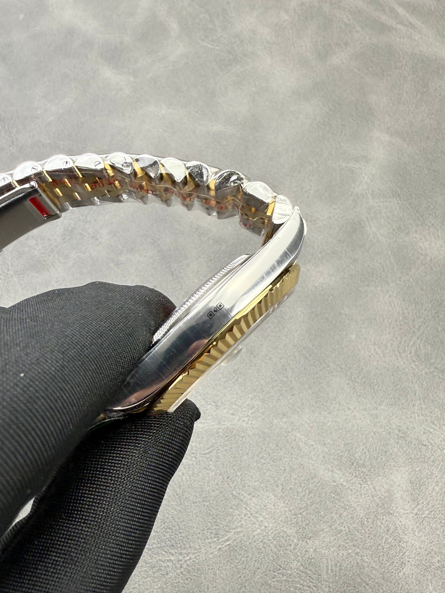 Rolex Datejust 41mm Silver Gold