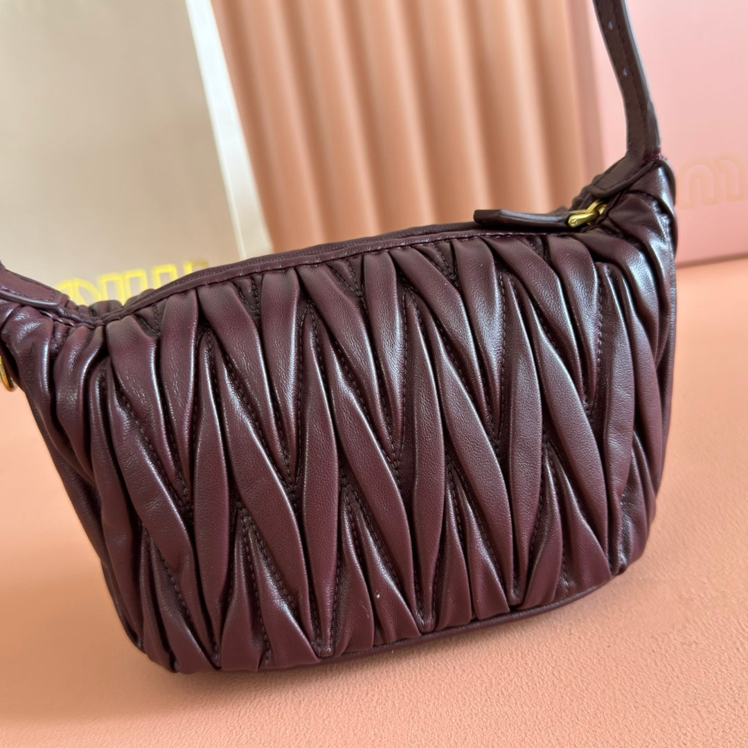 Miu Matelassé Pouch Bag 15cm Chocolate Leather