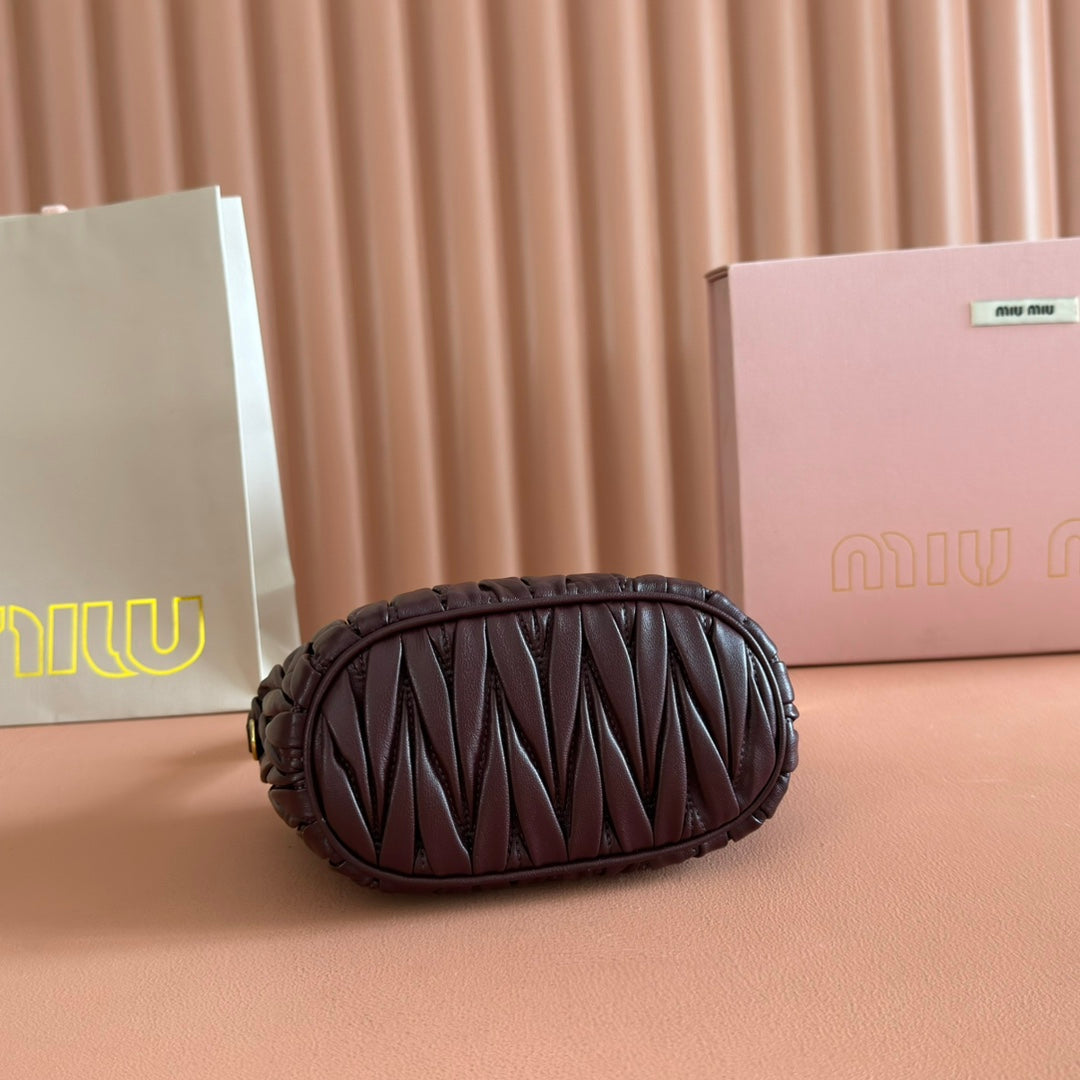Miu Matelassé Pouch Bag 15cm Chocolate Leather