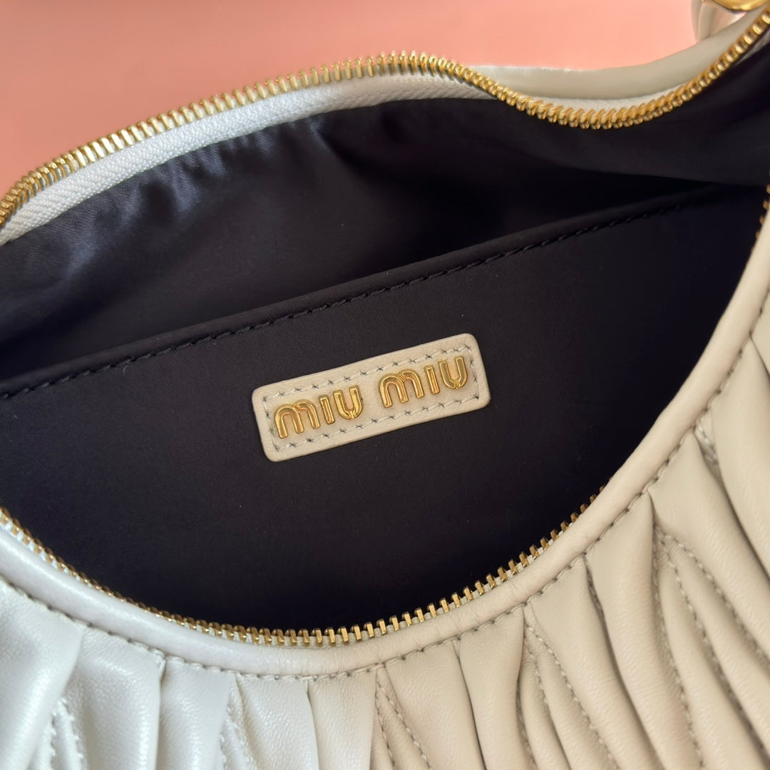 Miu Wander Matelassé Shoulder Bag 29cm White Lambskin