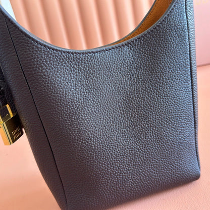 Miu Leather Bucket Bag 16cm Black Grain Cowhide