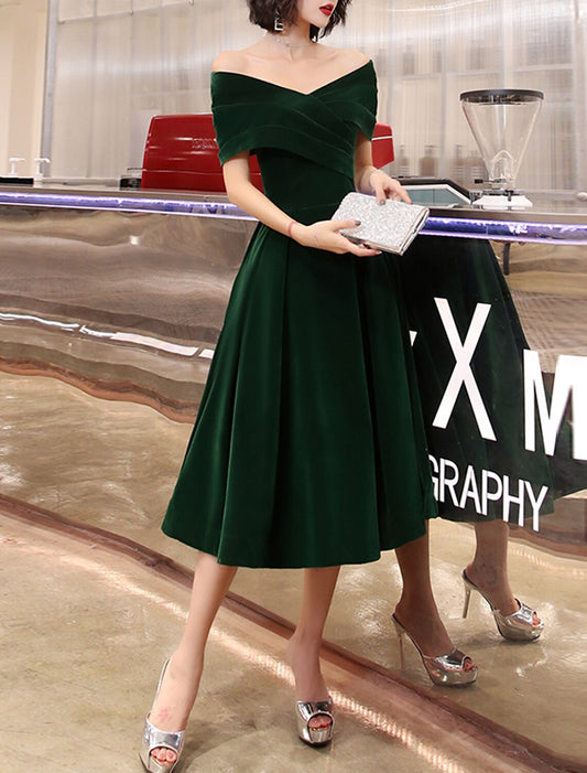 Green A-Line Velvet Cross-Pleated Off Shoulder Short Sleeve Elegant Homecoming Midi Dress